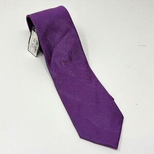 Westbury by C&A Neck Tie Solid Purple 100% Silk Woven Fabric Classic Width New